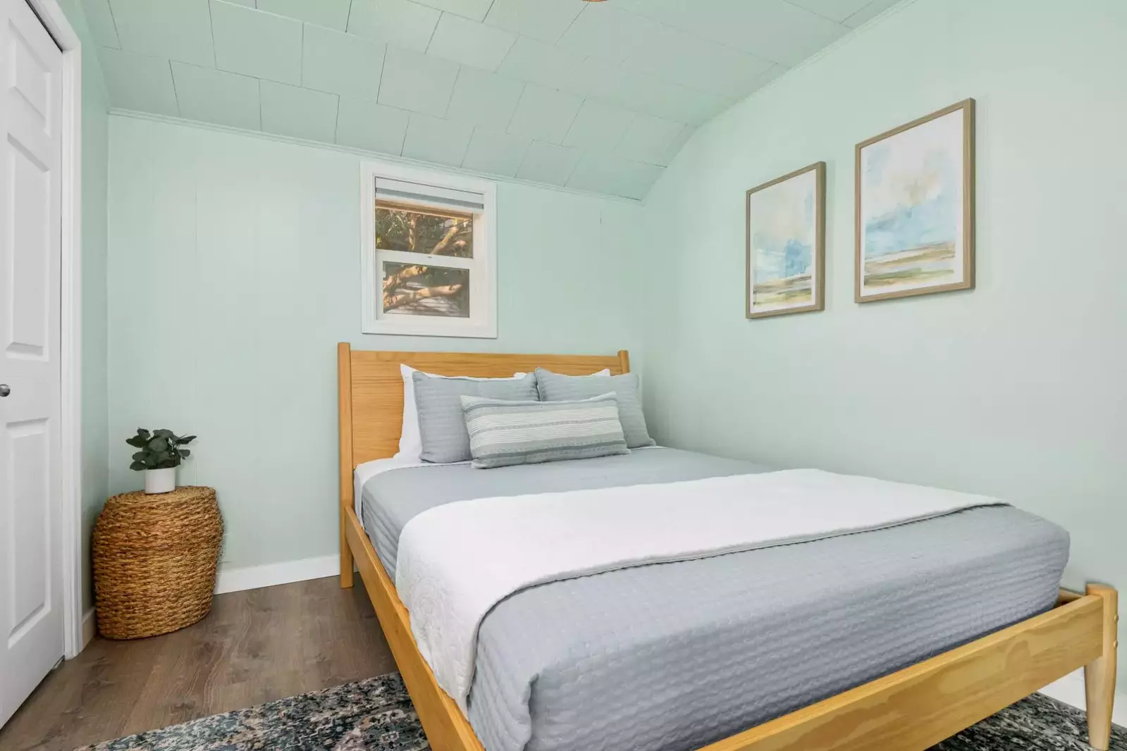 "Great little spot. Perfect for a couple." - Brandon P.