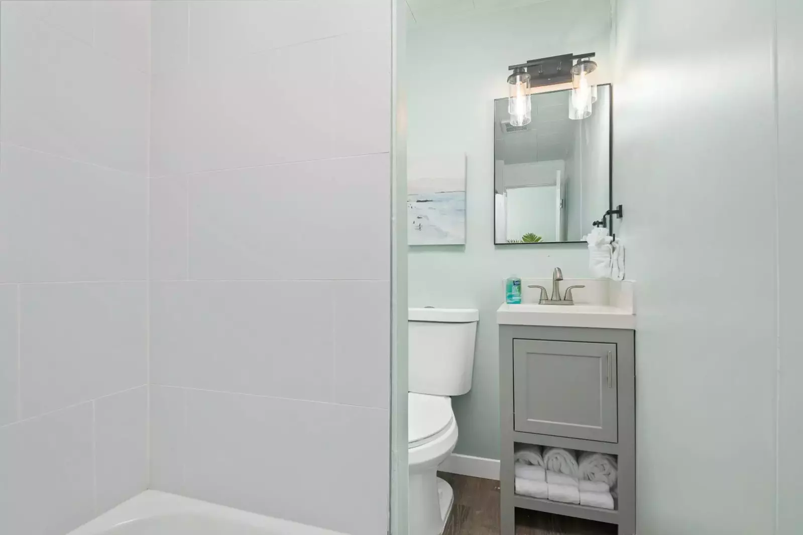 Rockaway Beach is south of Cannon Beach and north of Tillamook. Use this rental as a base camp to explore the Oregon Coast.