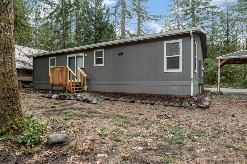 "Very cozy and was exactly what our family needed for an escape." - Laurie