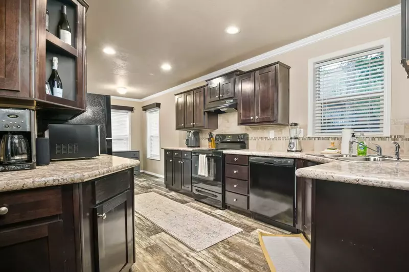 The place is very clean and comfortable and has everything you could need. I️ would 100% recommend a stay here.  -Dale