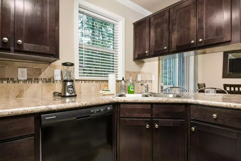 "House was beautiful and very well stocked. Our family enjoyed our stay and will be back next year" - Sherry