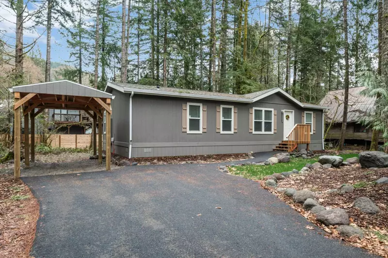 "Large and clean place close to Mount Hood. Would come back anytime." - Padma