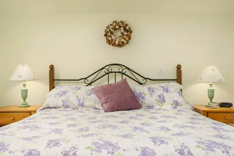 "Very comfortable home in a cozy neighborhood and easy walk to the beach and a quaint cafe." - Julie