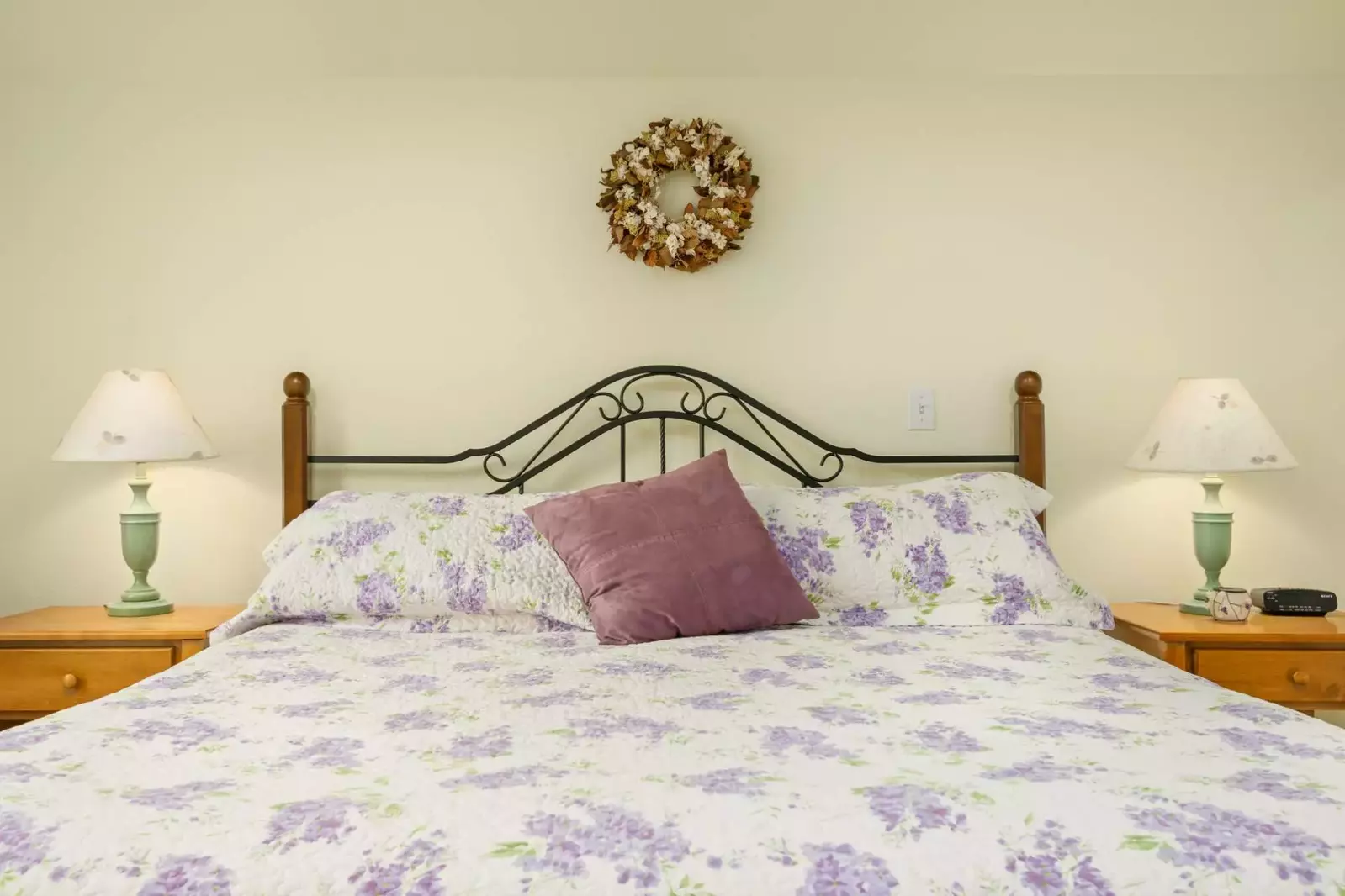 "Very comfortable home in a cozy neighborhood and easy walk to the beach and a quaint cafe." - Julie