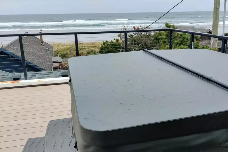 "I loved seeing the ocean from the hot tub!" -  Madeline