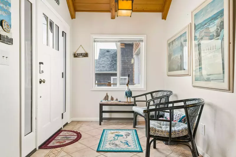 "Very easy access to the beach. Quiet and peaceful neighborhood. An awesome place to unplug and enjoy the Oregon coast." - Ben