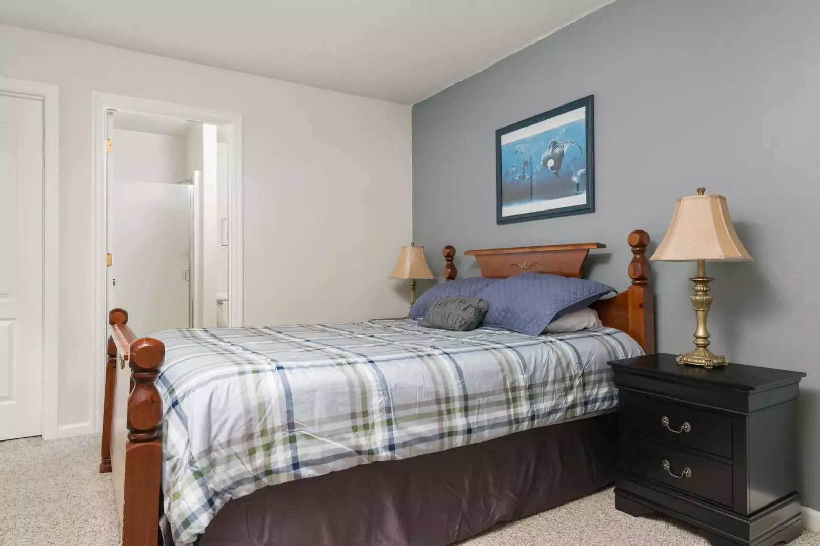 "Great location with fantastic access to beach. Property was clean, spacious and well equipped. Recommended for any beach getaway." - Alex