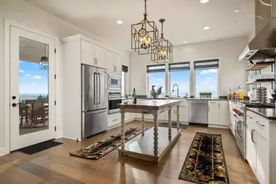 The kitchen was so nice that we couldn’t help spending most of our evenings cooking at the house and eating/drinking wine on the patio as the sun went