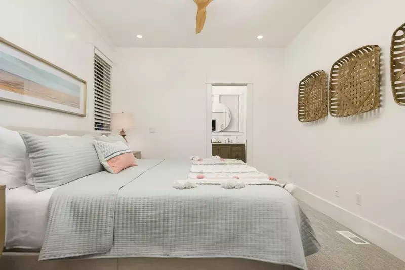 "Would recommend this home to anyone!! Everything was incredibly clean, surroundings picturesque and responsive host!" - Sarah