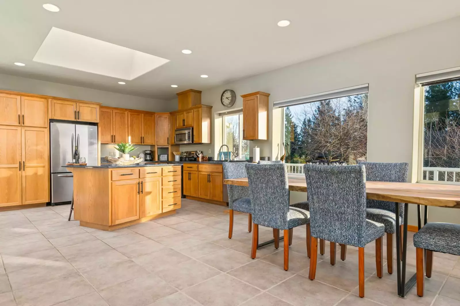 The décor was perfect for a beach house and we had everything needed from kitchen utensils to tools.  -Joe