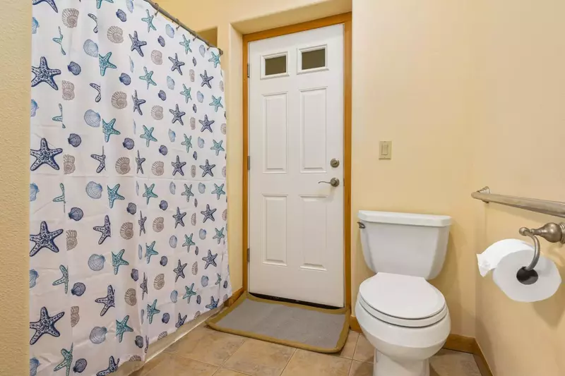 "Really enjoyed our stay here. The view is spectacular! Plenty of room and super clean. Definitely coming back!" - Oh