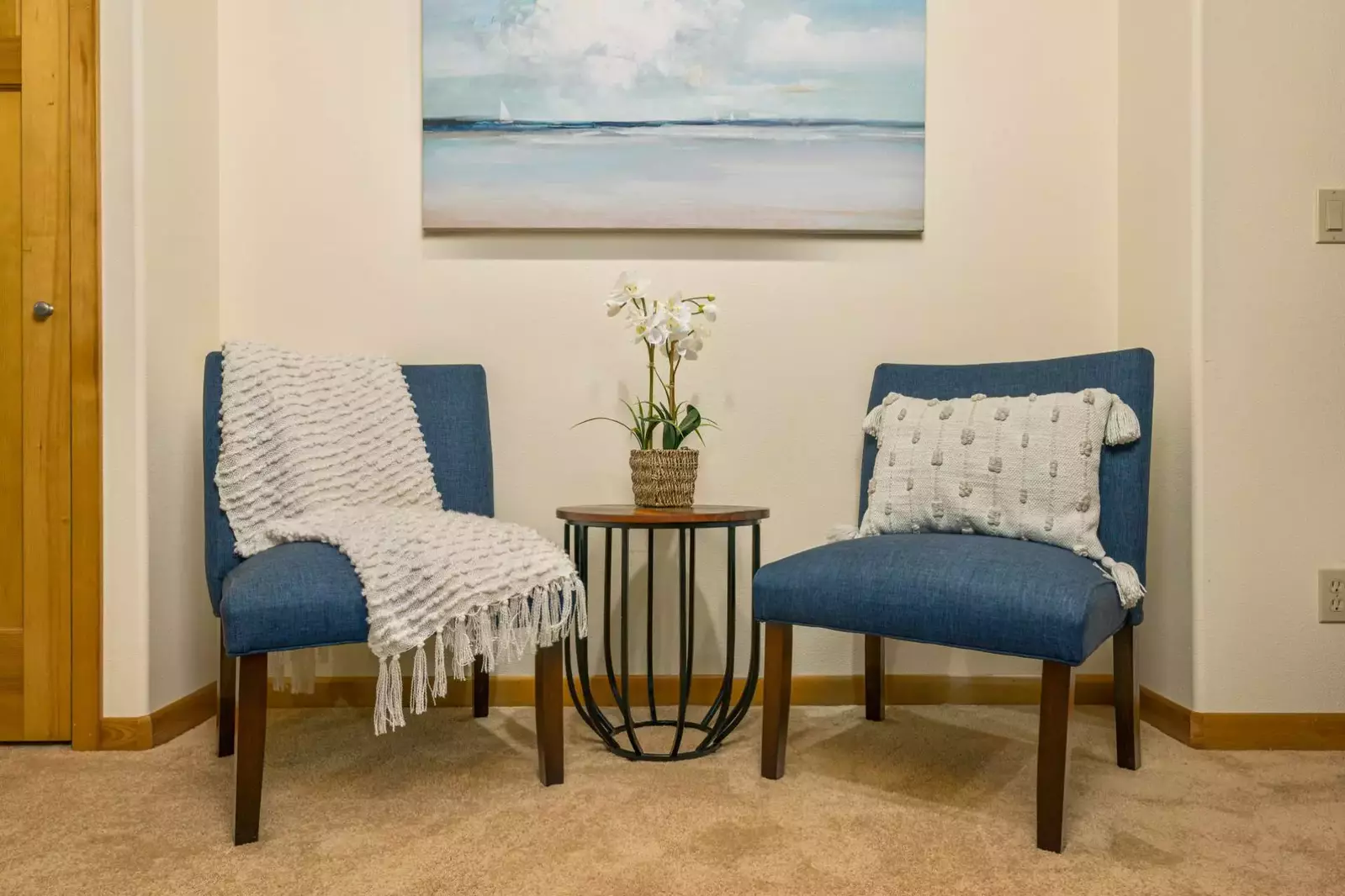 "Quiet neighborhood and great view. Host was very quick to respond. Easy check out process."  -Chris