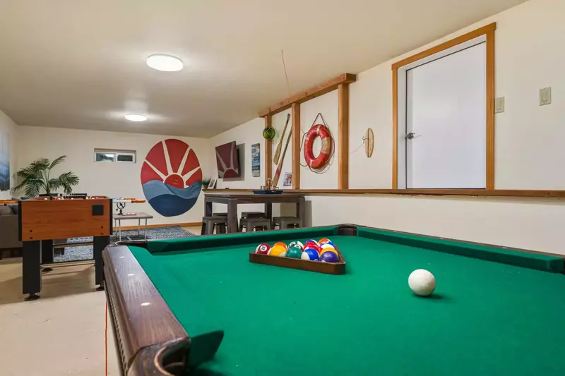Great home with beautiful views. We enjoyed the game room. -Allison H.