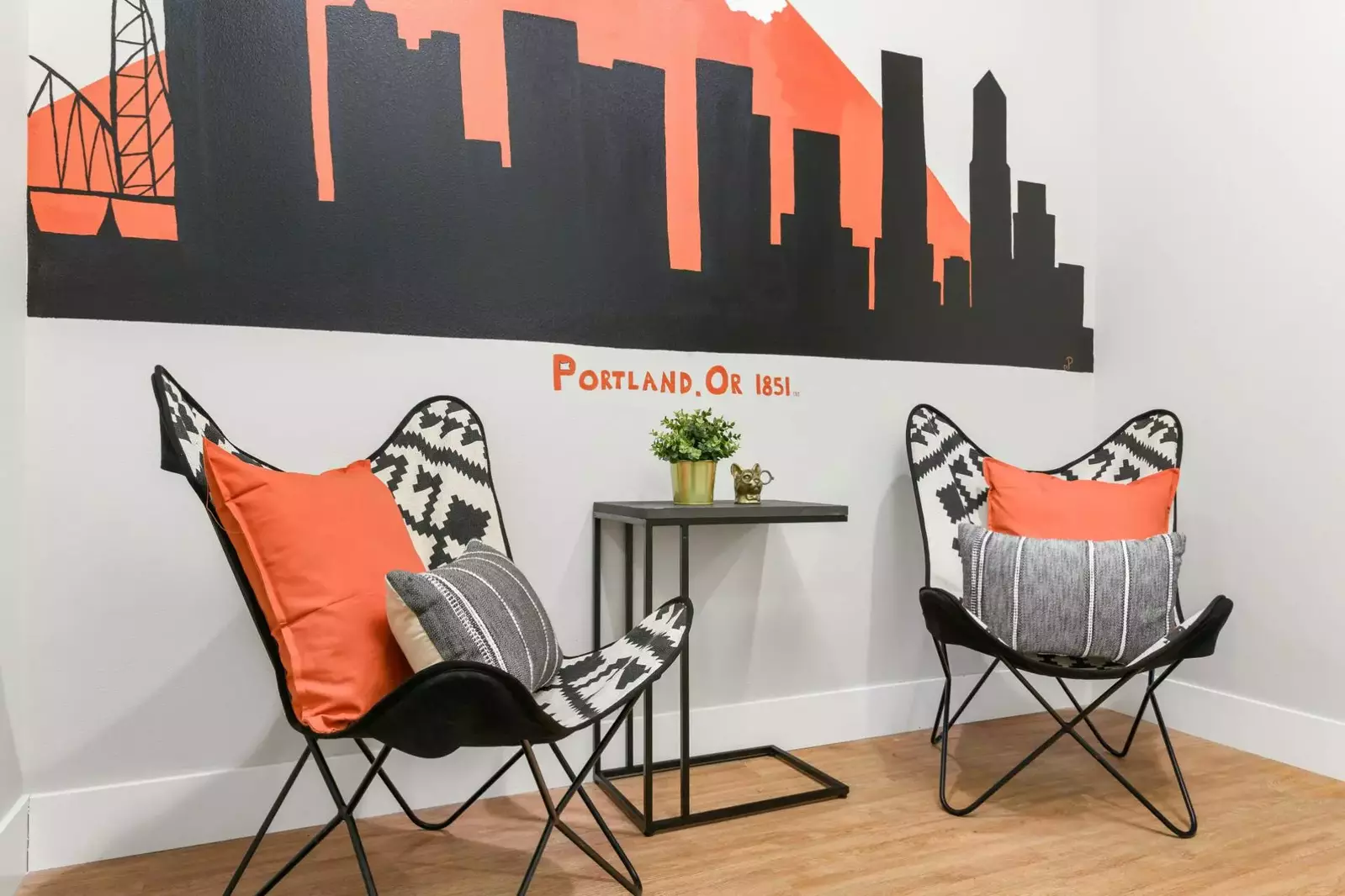 "Nice place, pics are accurate, great for a group and very quick replies via text. Would definitely rent again!"  - Mike