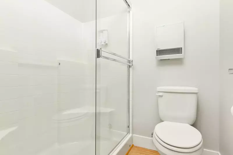 "This place is excellent for a family. Everyone had their own private room with restroom." - Ester