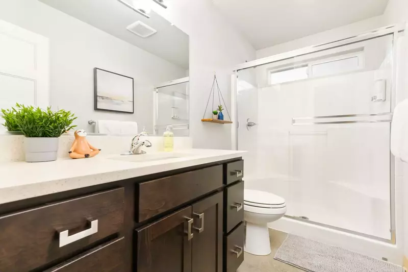 "This house was a lovely home base for my family as we explored Portland. The coffee shop across the street was great for mornings." - Laura