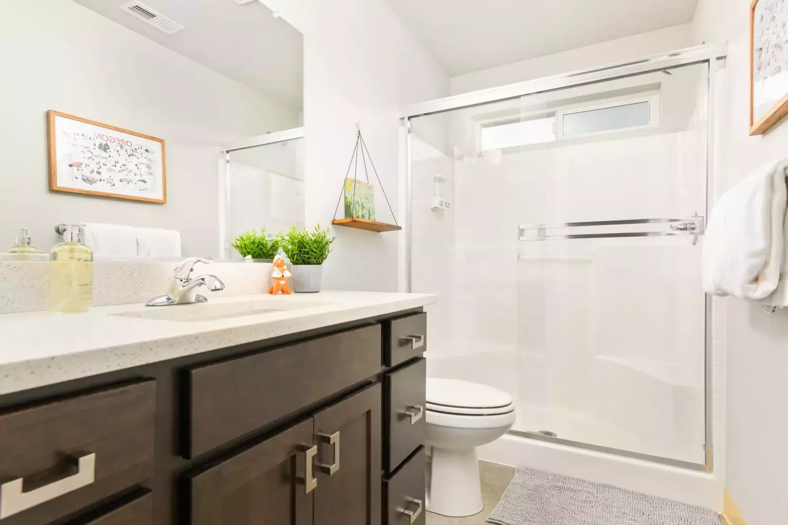 "6 bedrooms and 4 bathrooms! The property is well kept and had everything we needed." - Kelly