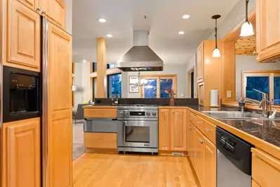 Cook delicious meals for breakfast, lunch, and dinner in this fully equipped kitchen.