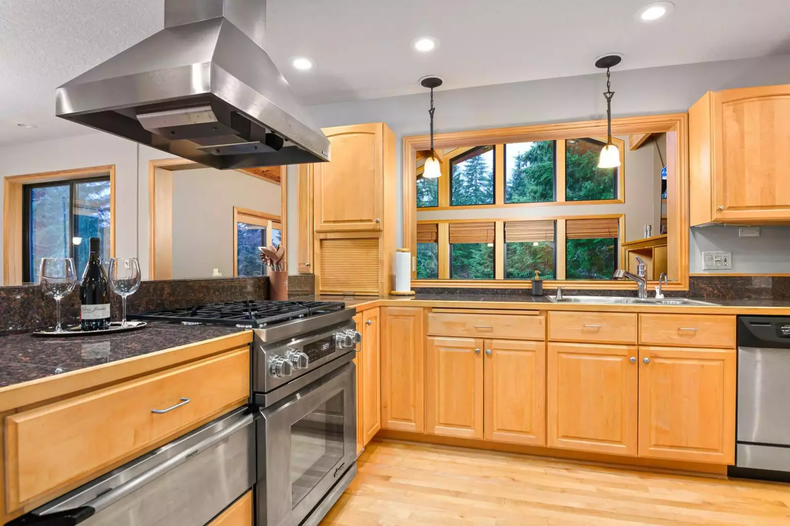 "Kitchen was well equipped." - Renee