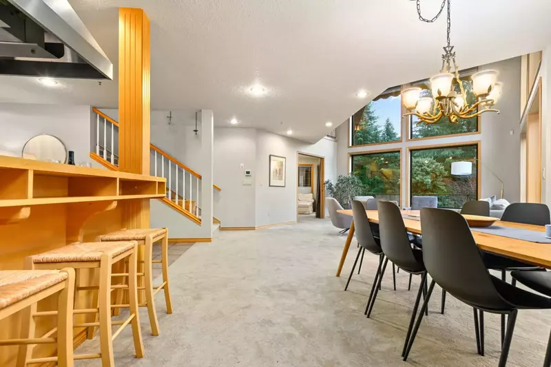 "Great get-a-way for family and friends with our 10 person group." - Helen N.