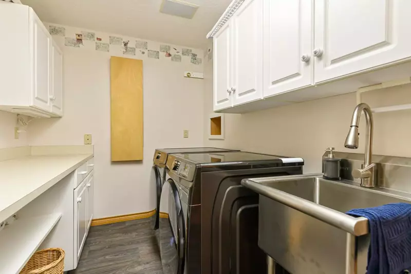 This rental has an up to date washing machine and dryer for guest use.