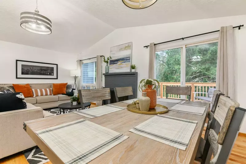 "iTrip Vacations was a great host. The house in West Linn that my group of 10 stayed in was just right for us." - Davon