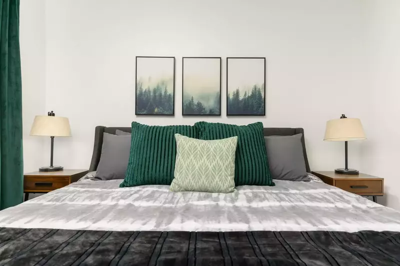 "we really enjoyed the spaciousness, easy access, morning coffee and the very comfortable beds!" - Judy