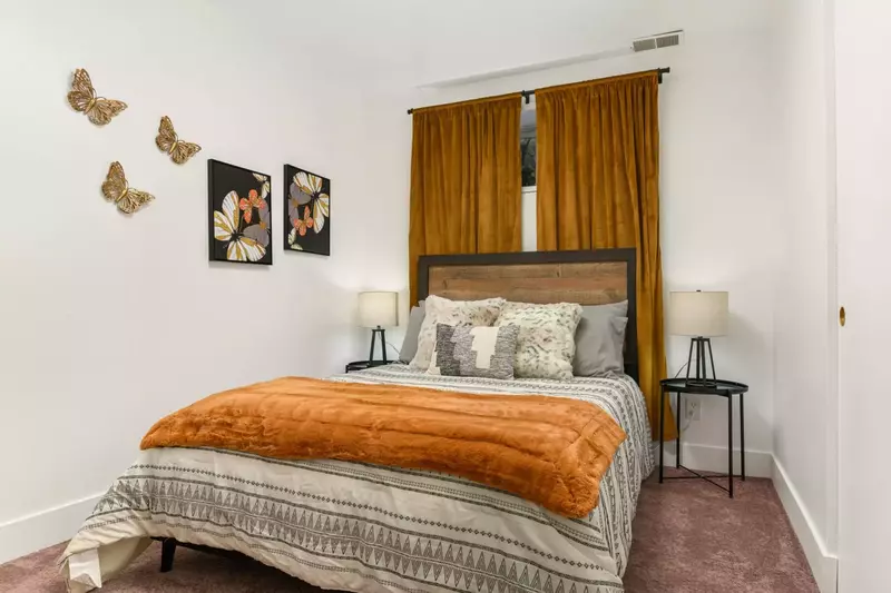 "There was enough beds and bathrooms for our convenience. The house was clean and the neighborhood was quiet." - Davon