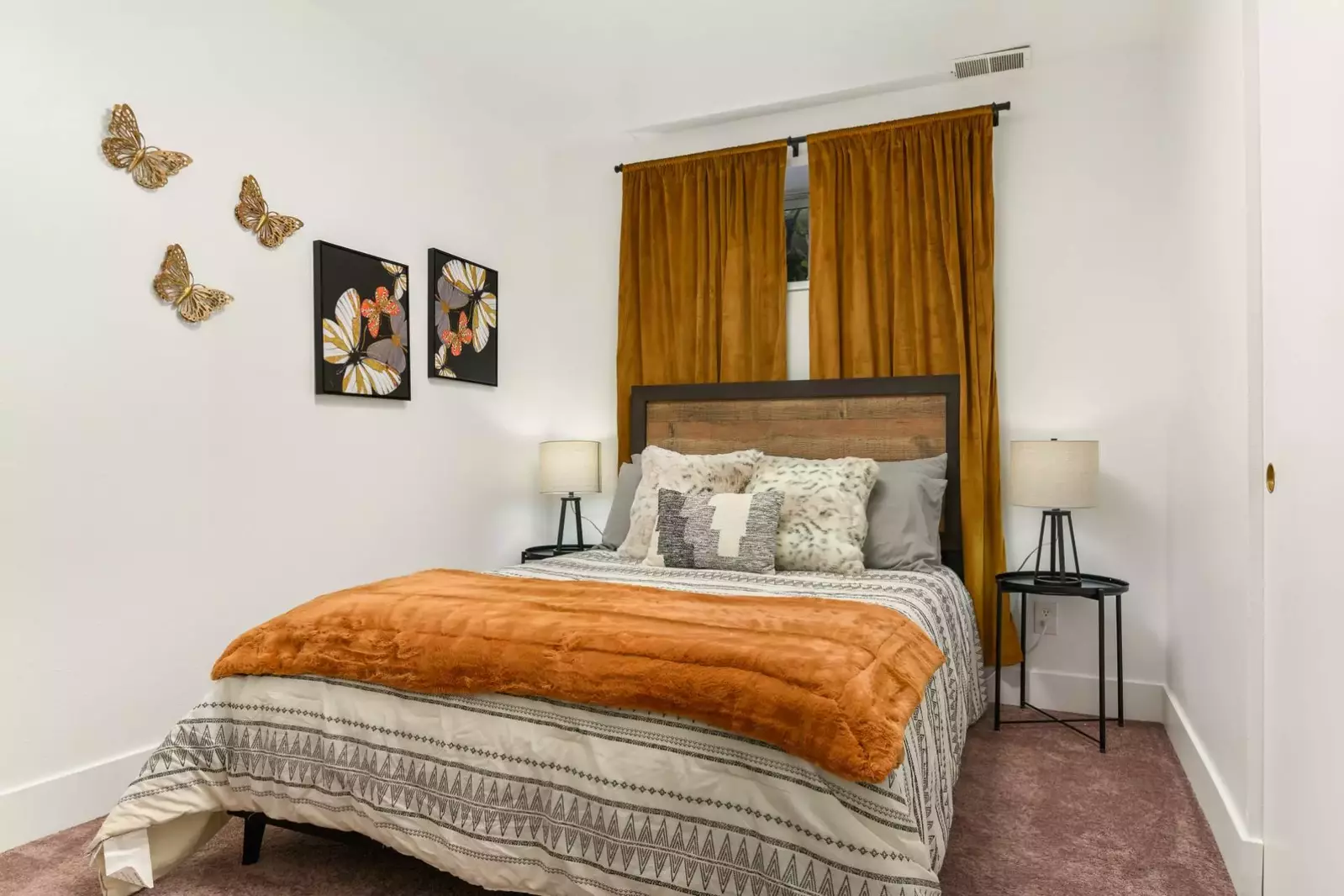 "There was enough beds and bathrooms for our convenience. The house was clean and the neighborhood was quiet." - Davon