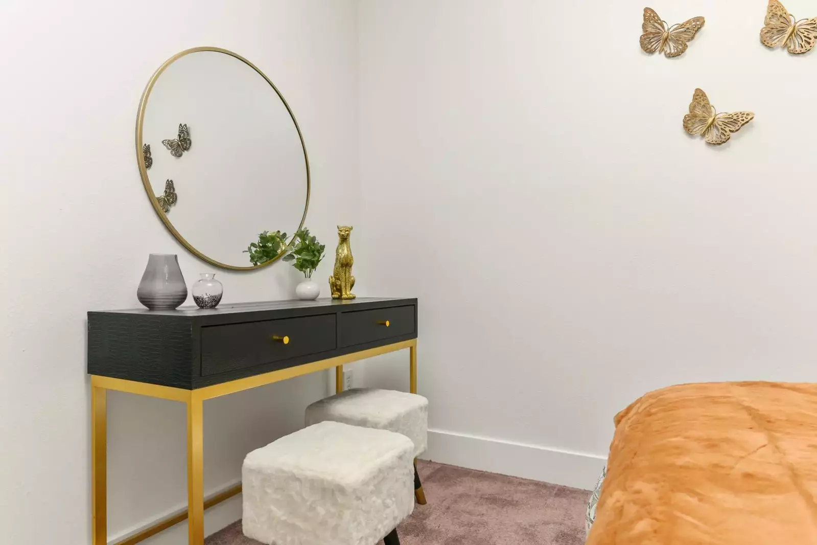 "The property accommodated our family very comfortably. It felt like home and was very comfortable with fun game activities for all." - Don