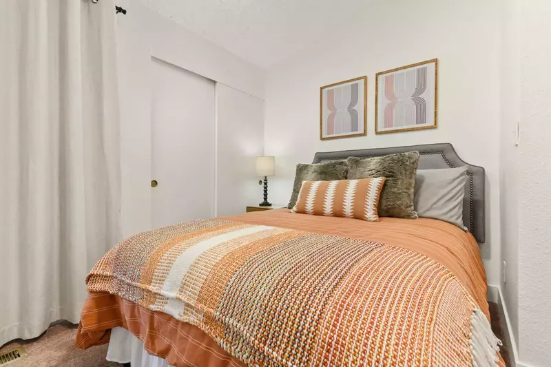 West Linn is close to Portland, the Willamette Valley, the Gorge, Mt Hood, and more. Use this rental as a base camp for an Oregon adventure!