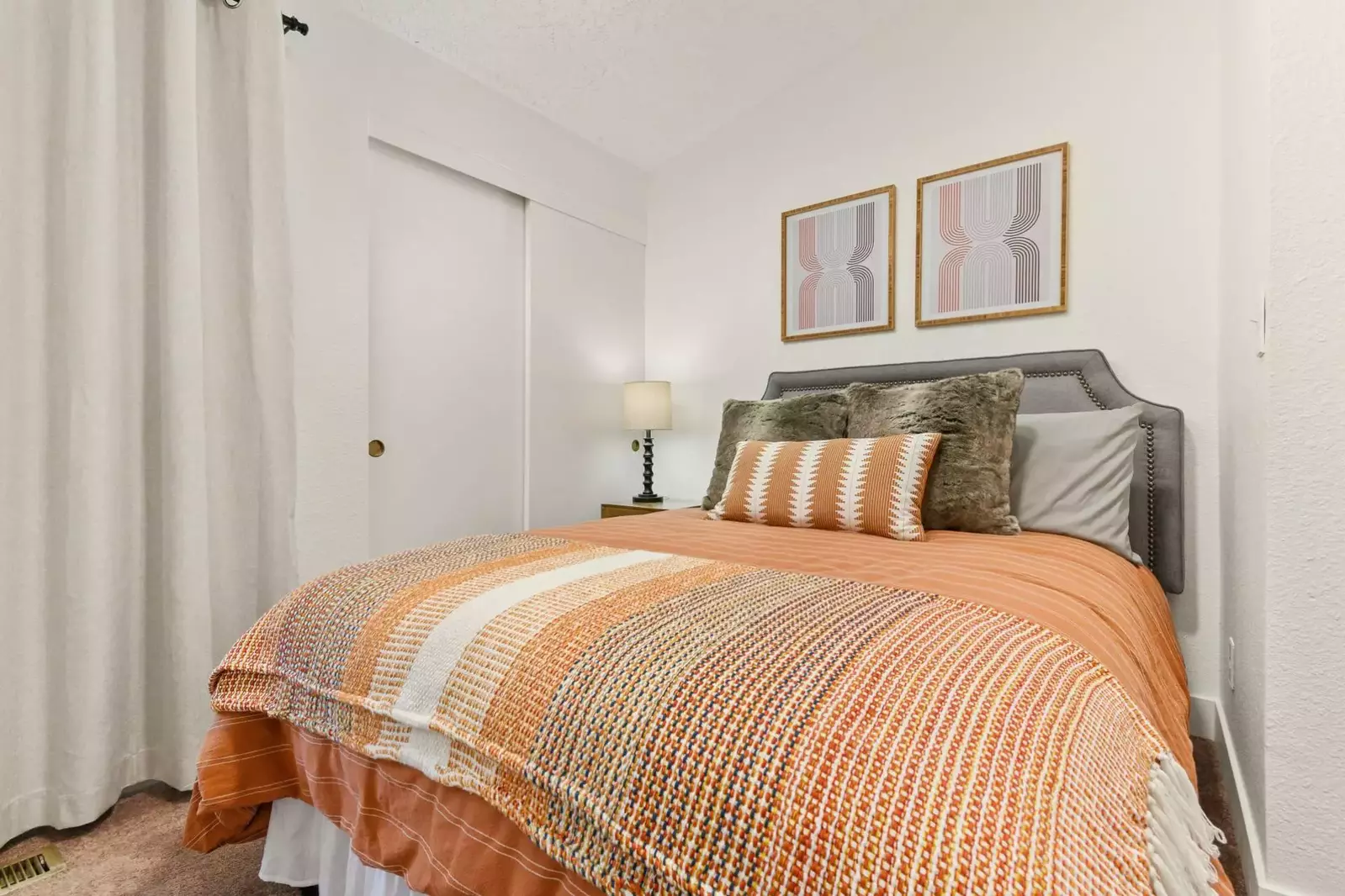 West Linn is close to Portland, the Willamette Valley, the Gorge, Mt Hood, and more. Use this rental as a base camp for an Oregon adventure!