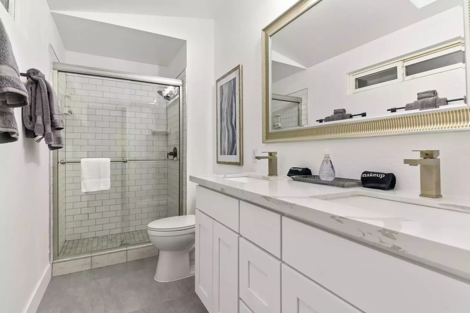 Two spacious sinks and a shower with excellent water pressure.