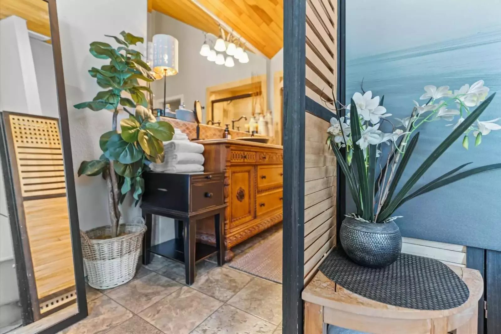 "We had the best time enjoying the views in the beautiful home for the weekend as we visited family in the area." - Melanie