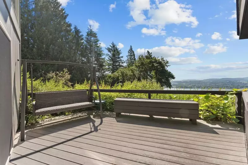 The Columbia River Gorge is a must-see natural wonder. It is full of waterfalls, hiking trails, historic buildings, great food, and more!