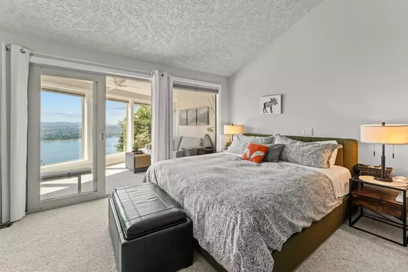 Imagine waking up to this view!