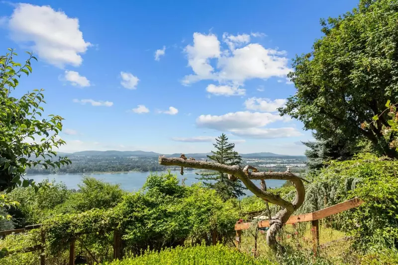 Riverview Luxury Retreat