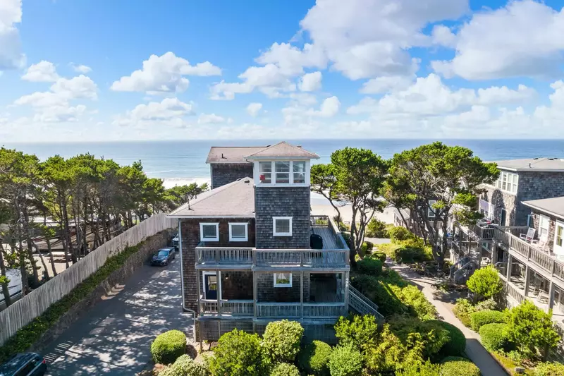 "Quiet neighborhood that was a short walk to the beach, or drive to so many amazing things." - Lori