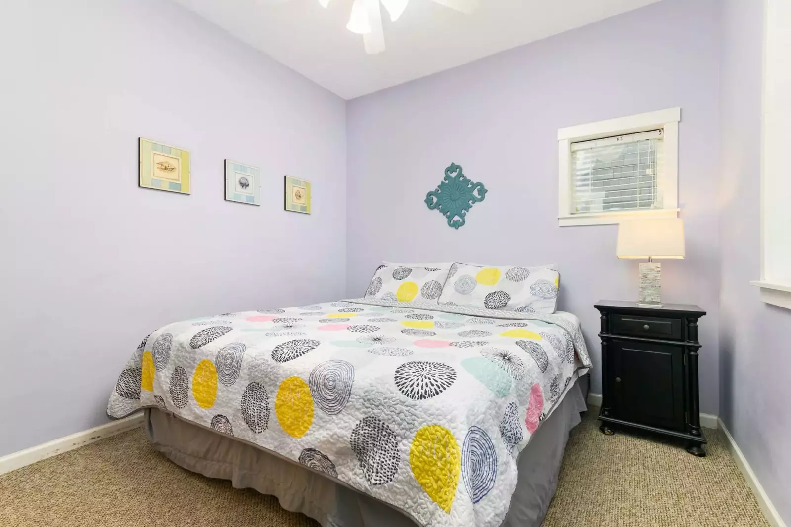 "House was beautiful, peaceful and relaxing. Great location and priced right. Short walk to the beach." - Philip