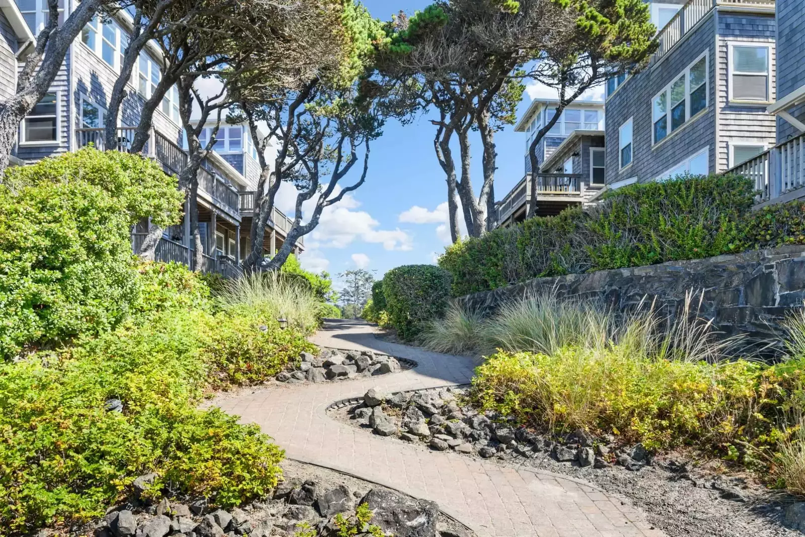 "Great walkability in the neighborhood and access to the beach." - Jesse