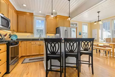 Cook delicious meals for breakfast, lunch, and dinner in this fully equipped kitchen. We suggest grabbing some seafood from a local market.