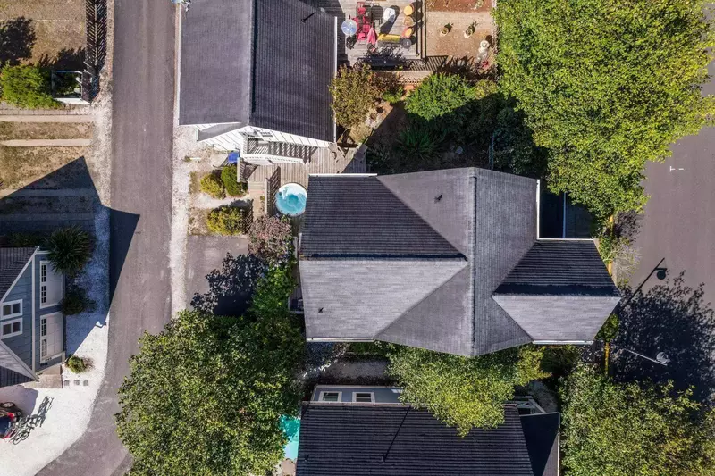 Great home in a fun neighborhood. Very close to beach access.  -Brandie E.