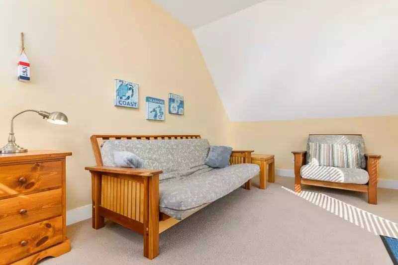 "Great house and location. Sweet neighborhood, easy walk to the beach!" - Andrea