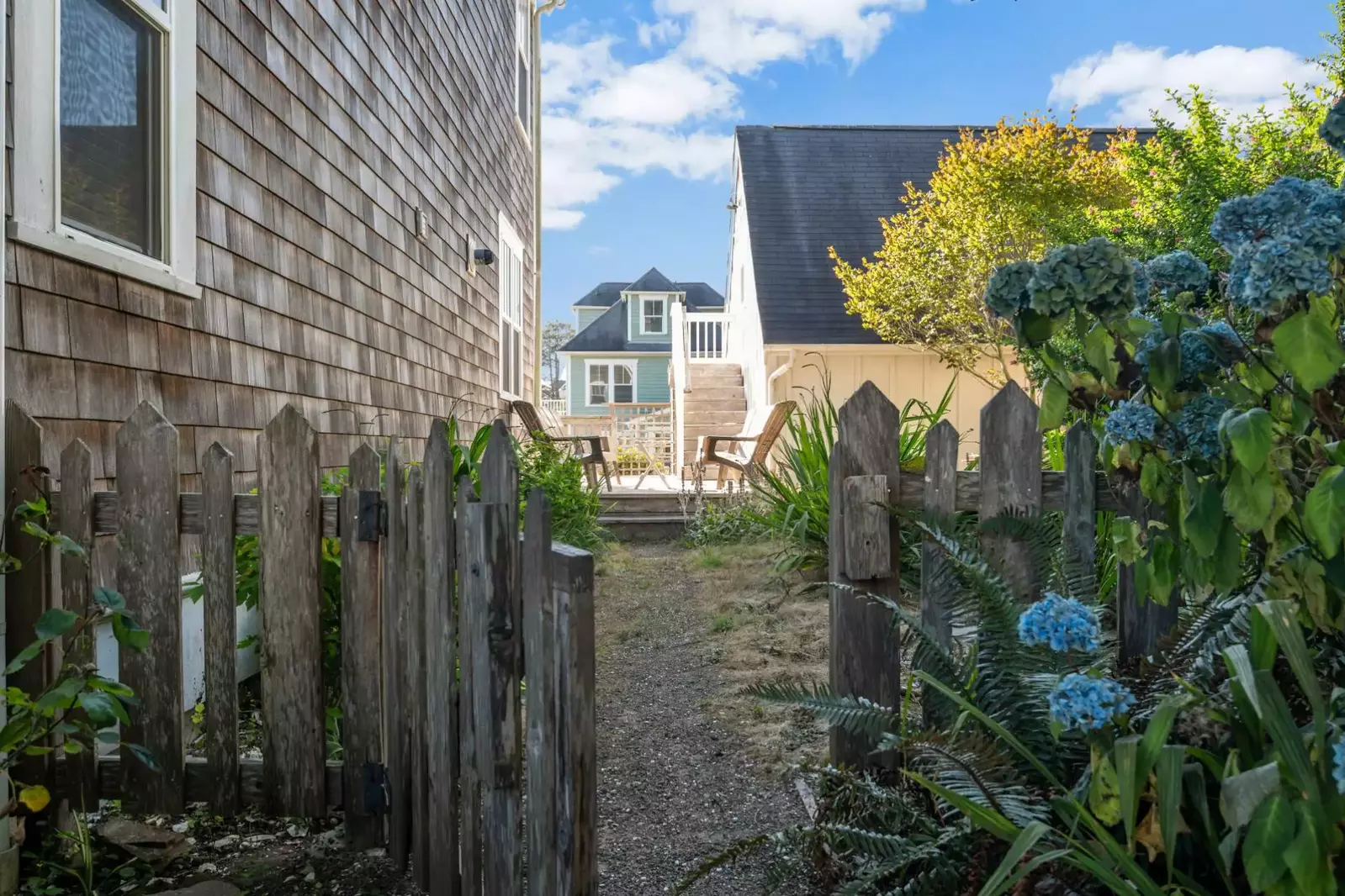 "We had a wonderful stay and the space was perfect for our needs. The host provided excellent instructions and resources that were helpful" -Elizabeth