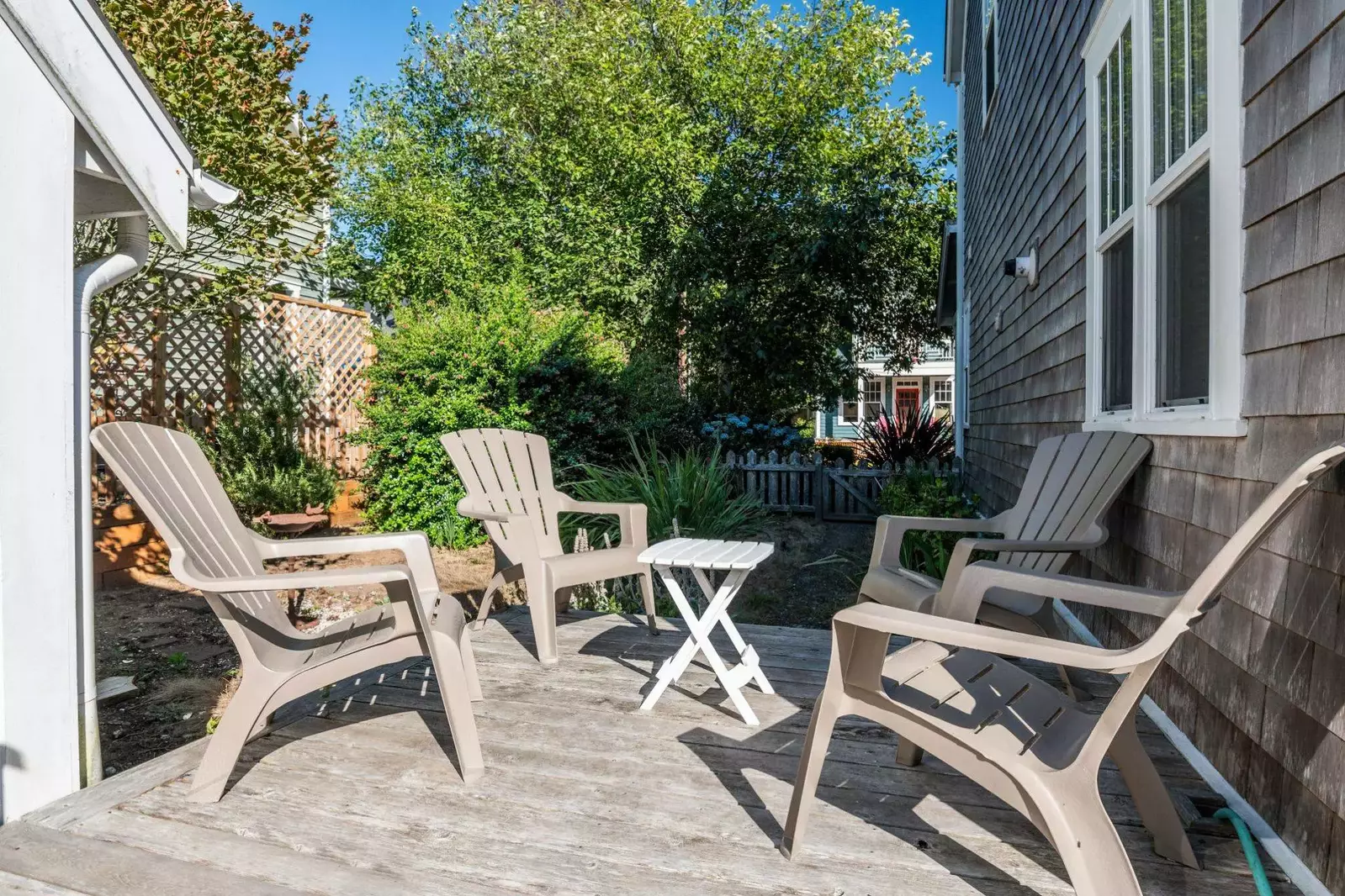 The Oregon Coast is full of natural wonders. We are happy to recommend our favorite hikes, parks, tidepools, and more.