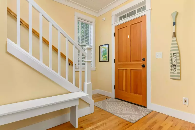 "Such a perfect stay. The house was homey, and set in a wonderfully cute and quiet neighborhood." - Shayna