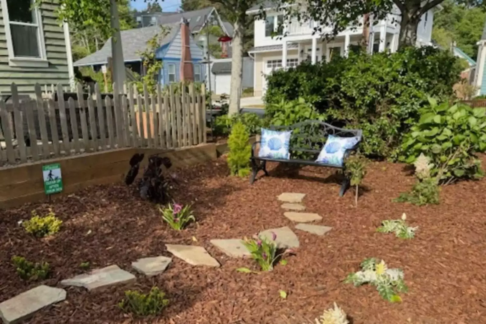 Lincoln City is south of Cannon Beach & Seaside and north of Newport. Use this rental as a base camp to explore the Oregon Coast.