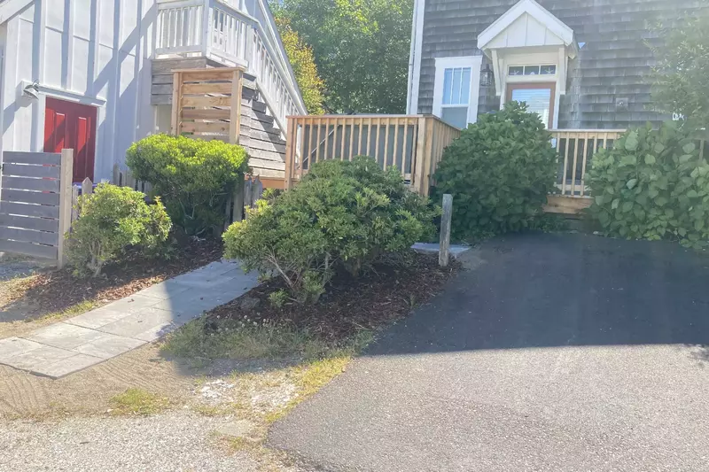 Parking at Starfish Cottage.