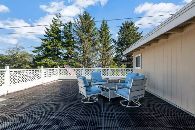 Relax on the deck enjoying the beauty of the Tillamook Bay and the Oregon Coast.
