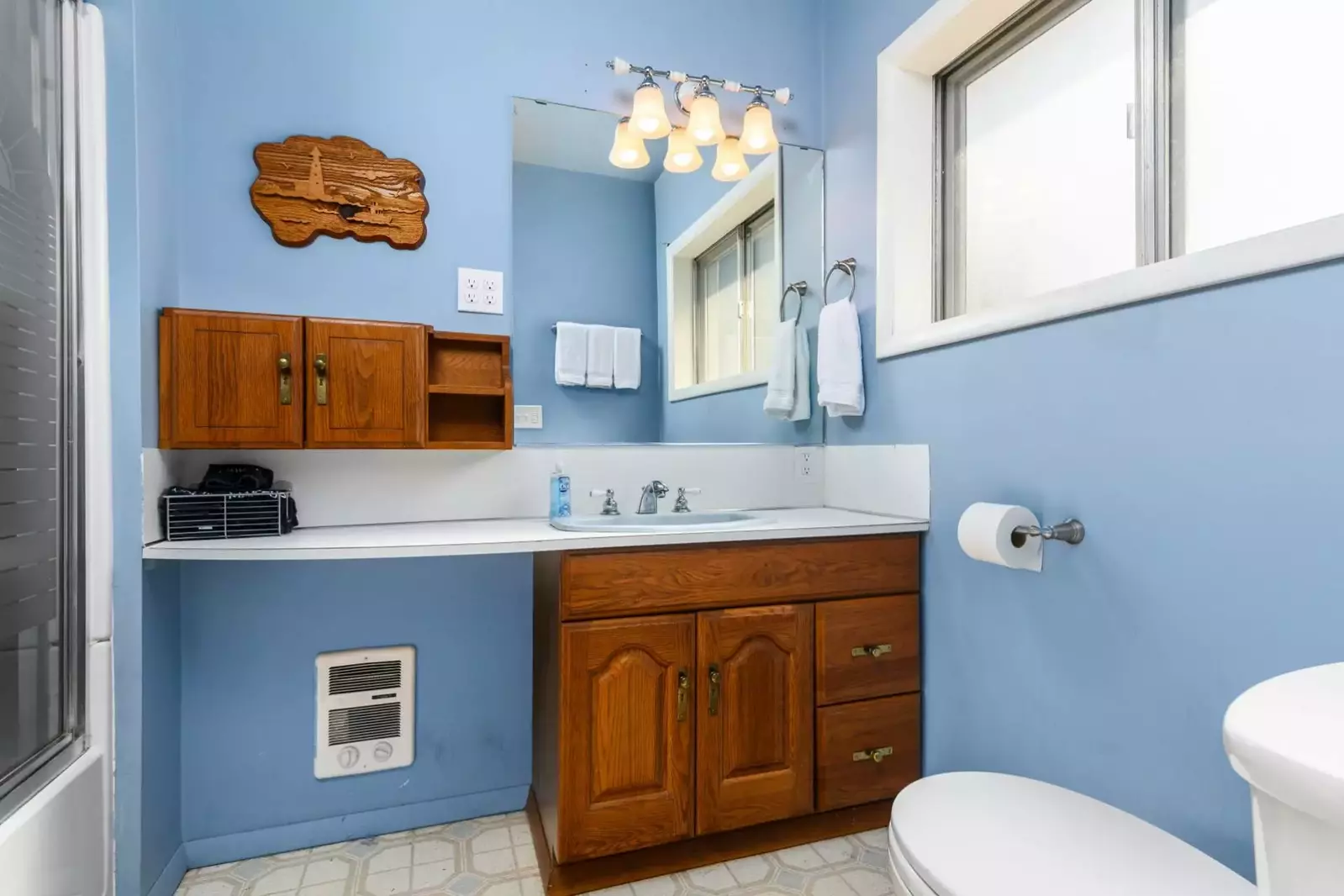 "Really great rental close to many beach favorites. easy to walk into town from rental and easy to get in and out of." - Brooke